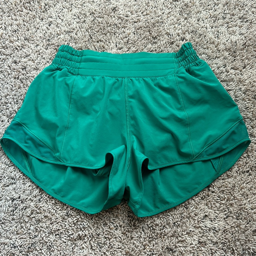 Lululemon hotty hot shorts, 2.5 inch, low rise